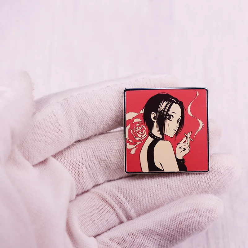 Nana Osaki Enamel Pin Ai Yazaw - Nana Anime Merchandise recension och pris