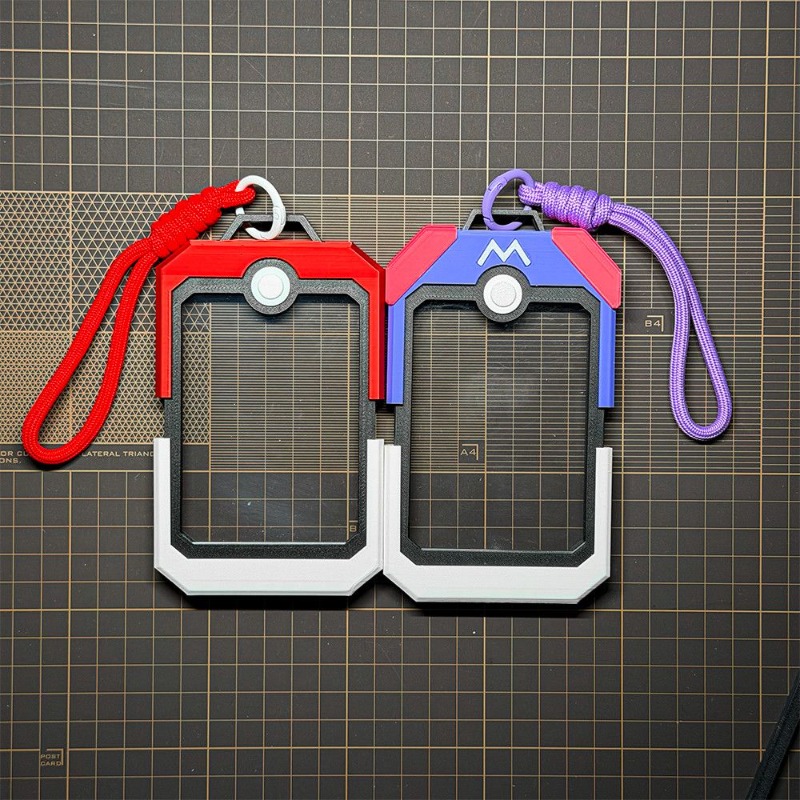 Poke Ball Vertical Card Holder - Themed Playing Card recension och pris